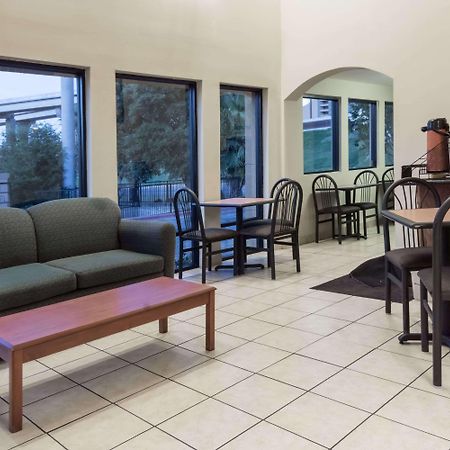 Days Inn South Austin Kültér fotó